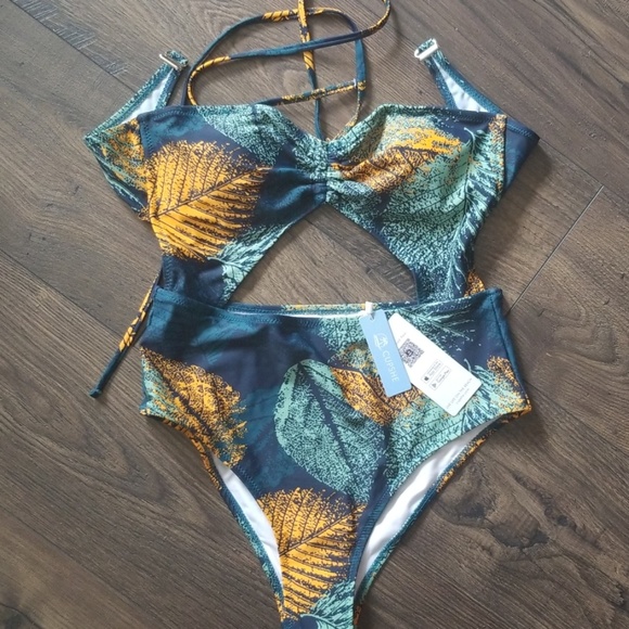 Cupshe Other - Cupshe bathing suit